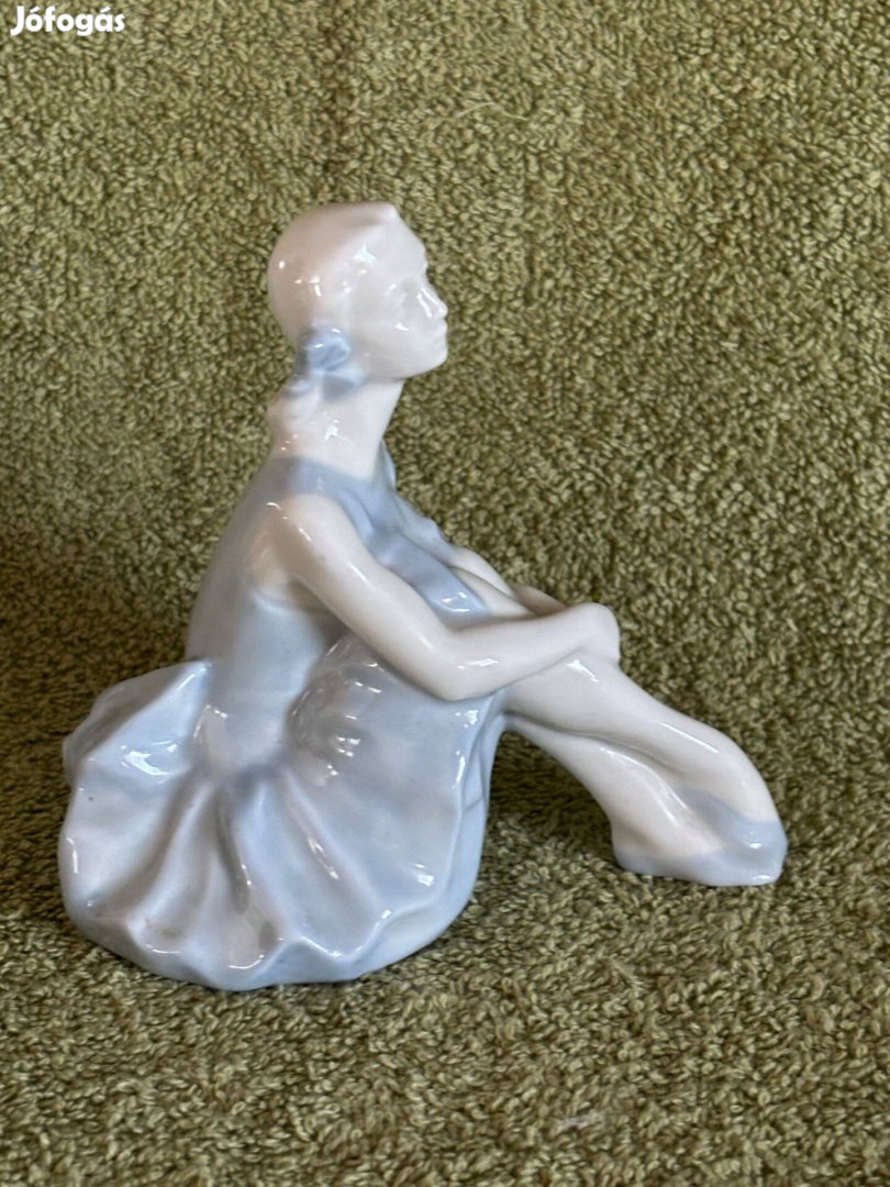 Porcelánfigura, dísztárgy, nipp