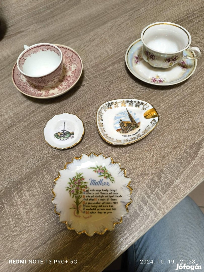 Porcelánok csak egyben.