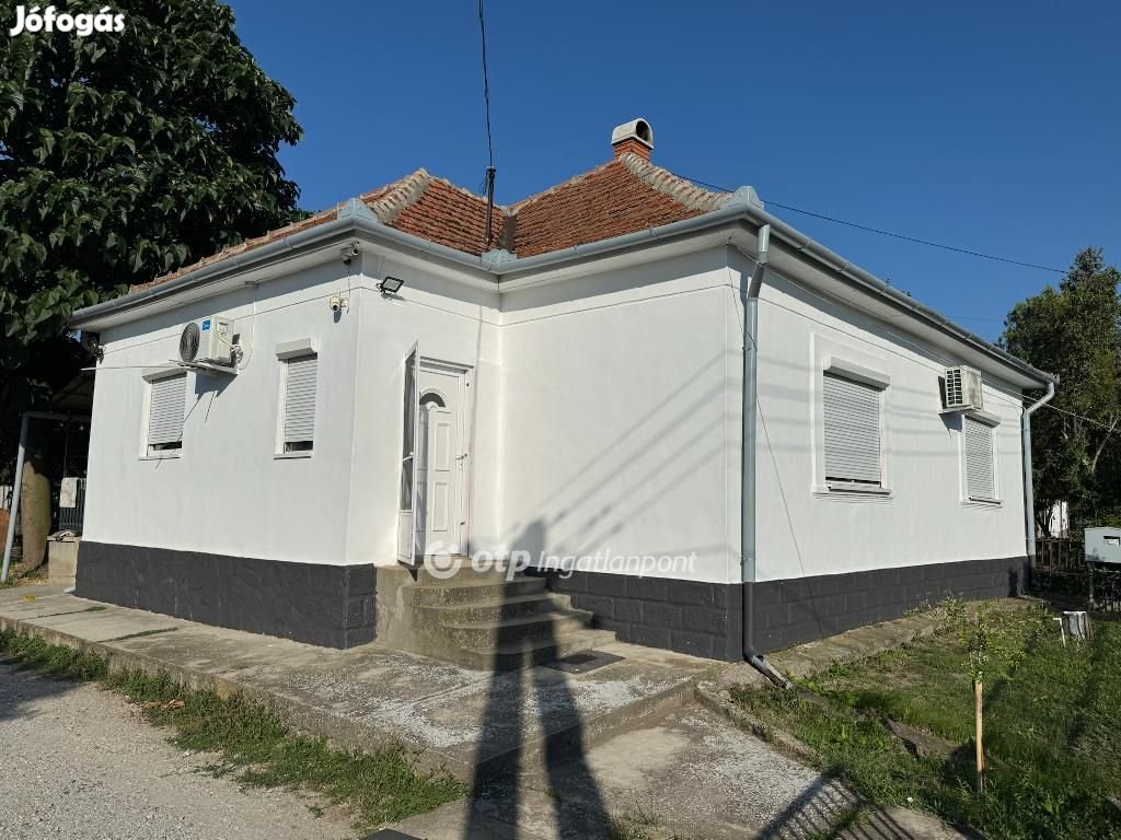Poroszlói eladó 132 nm-es ház