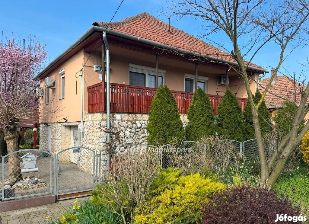 Poroszlói eladó 170 nm-es ház