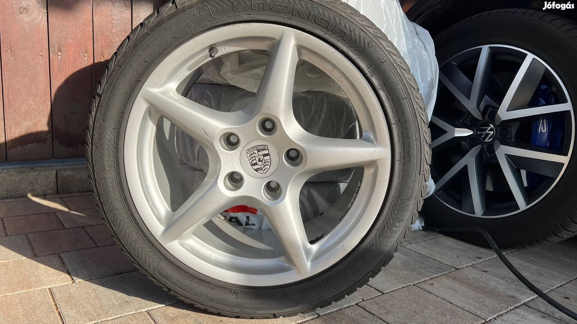Porsche 997 kerekek 18" ,4 db szett Nokian téli gumik