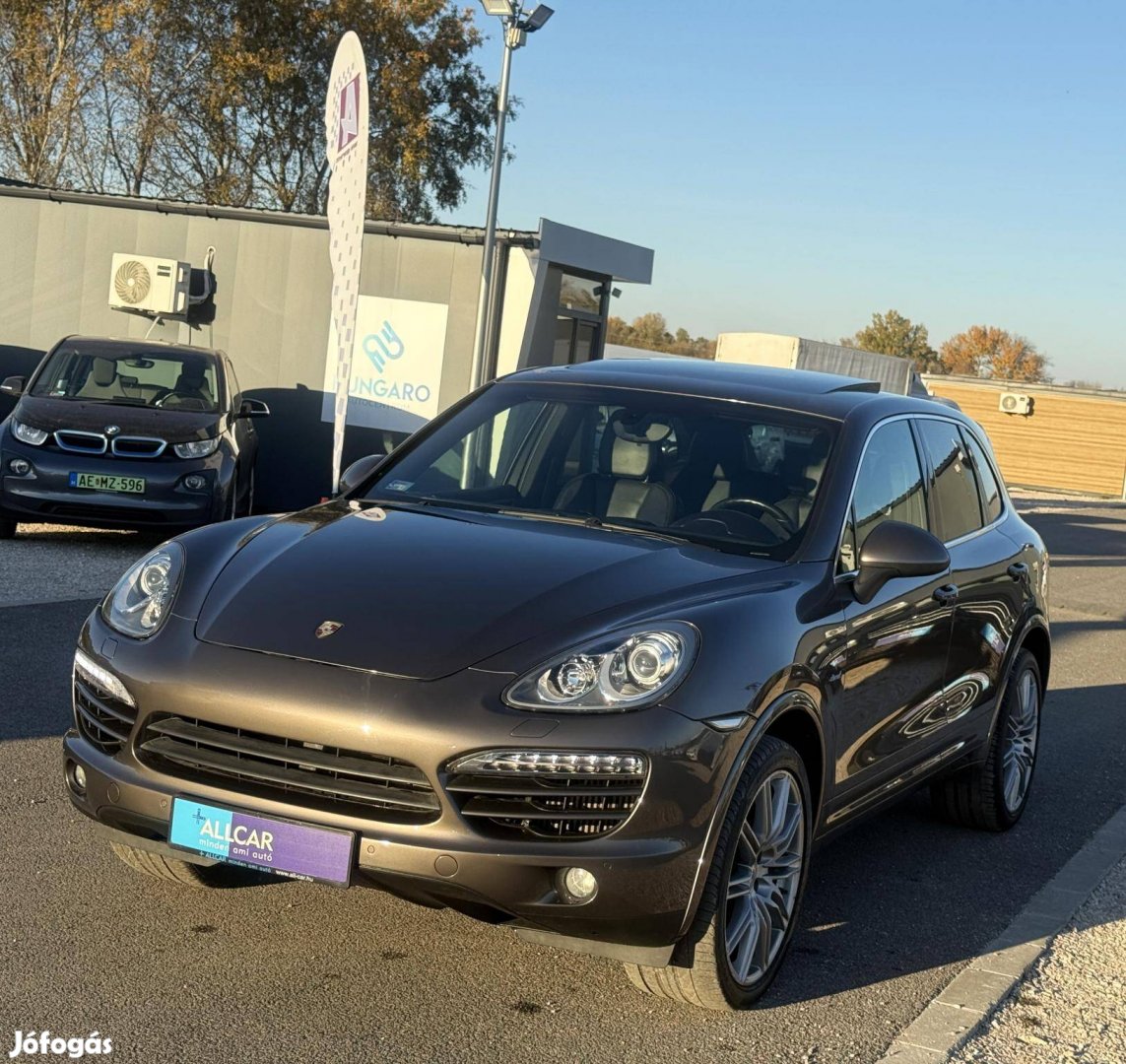 Porsche Cayenne Dízel (Automata) 141eKm/TV hátu...