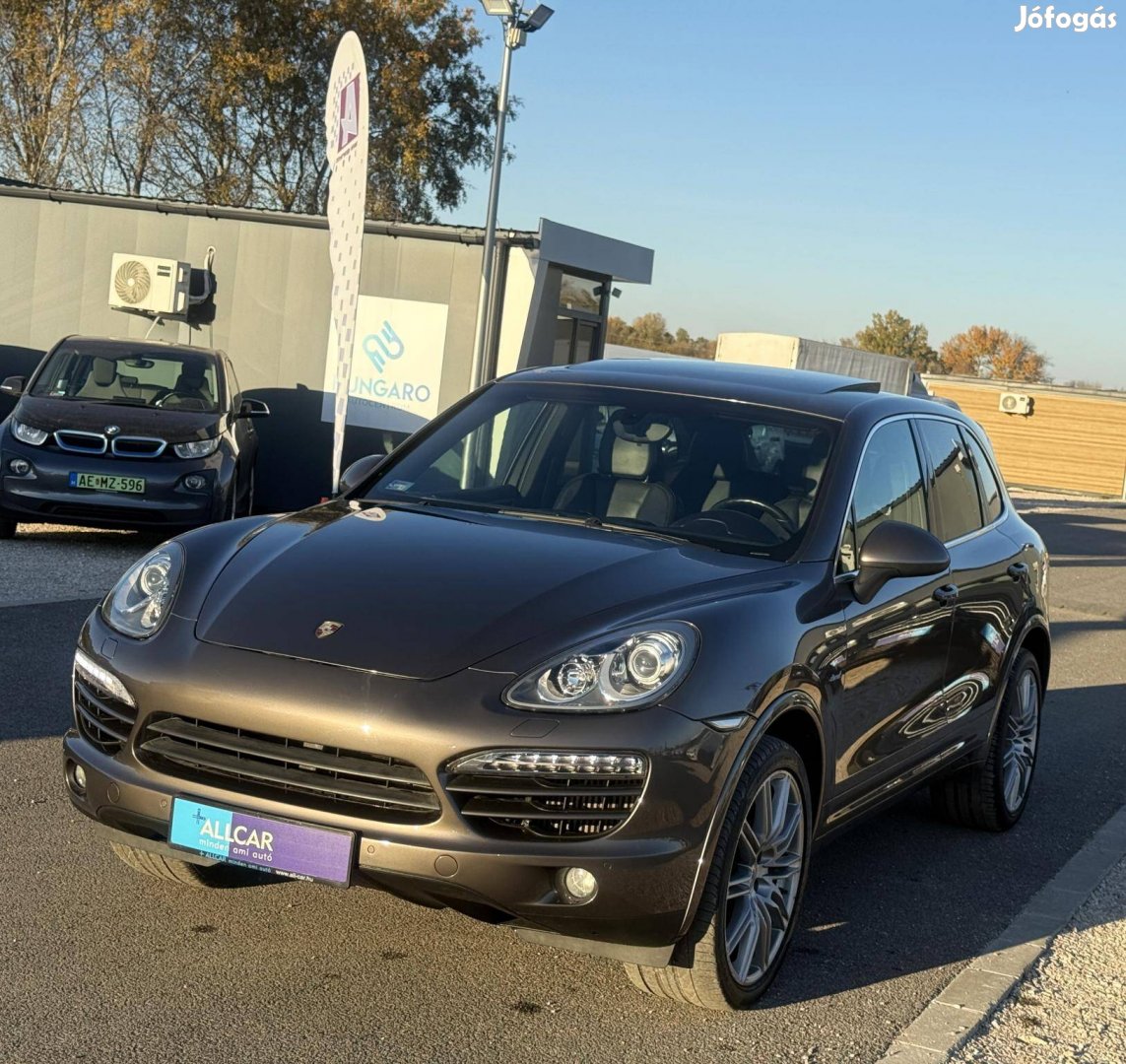 Porsche Cayenne Dízel (Automata) 141eKm/TV hátu...