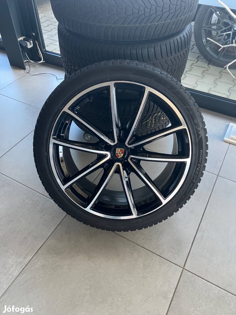 Porsche Macan GTS 21-es alufelni garnitúra téli gumival