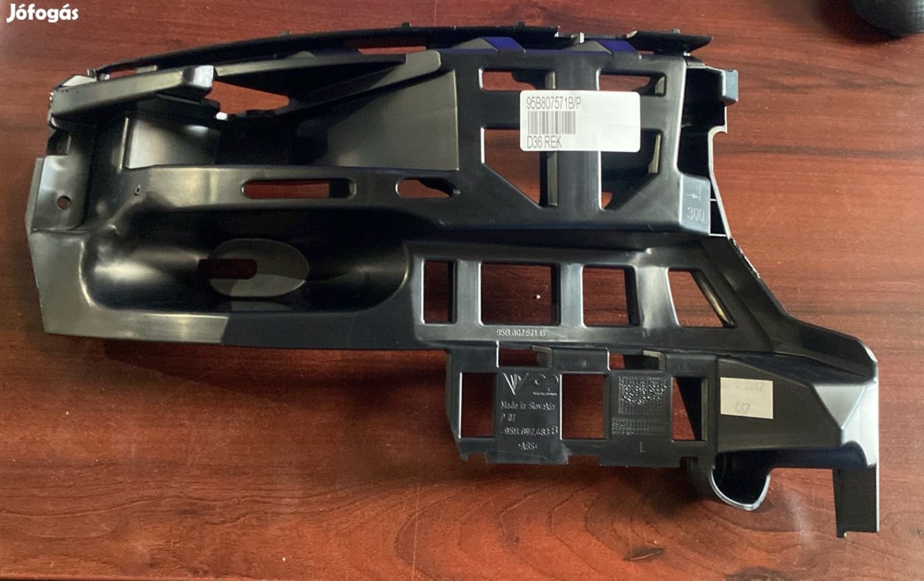 Porsche Macan bal oldali belső, hátsó lökhárító tartó