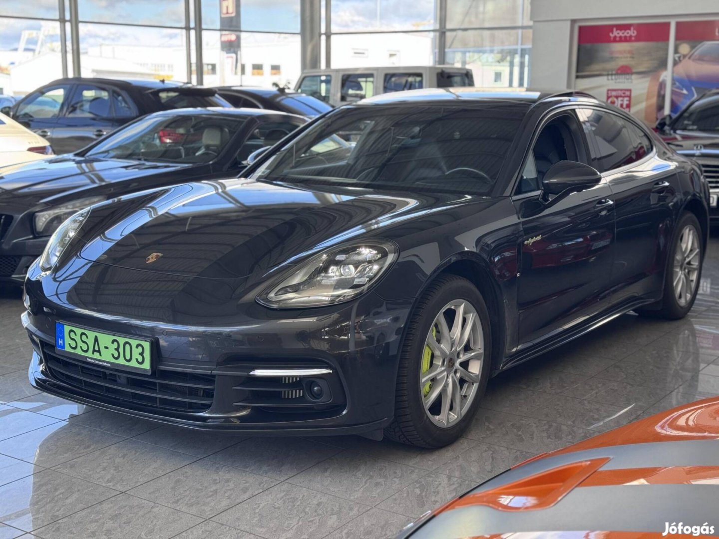 Porsche Panamera 4 E-Hybrid PDK Chrono.Holttérf...
