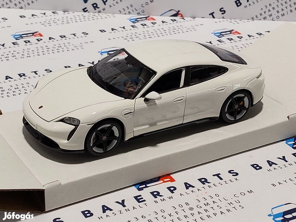 Porsche Taycan Turbo S - Bburago - 1:24