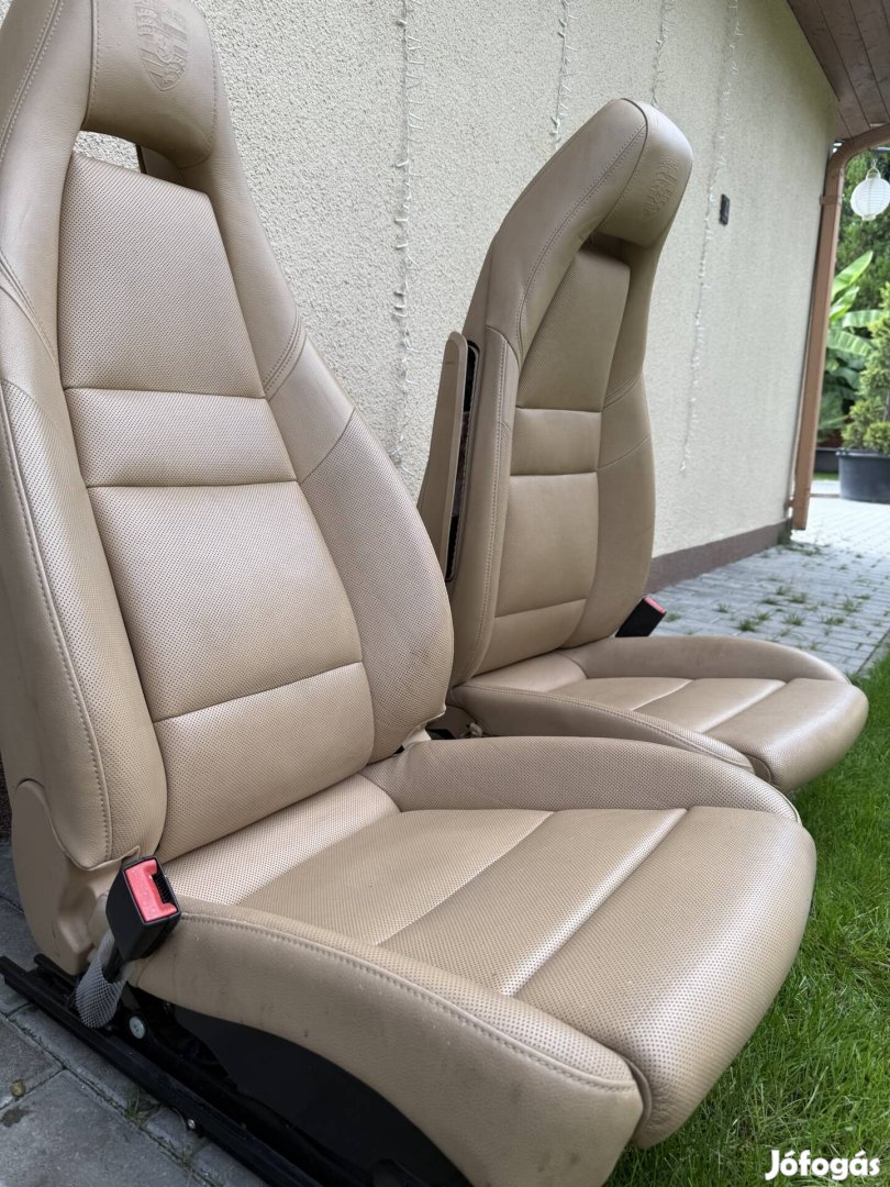 Porsche pannamera első ülések 