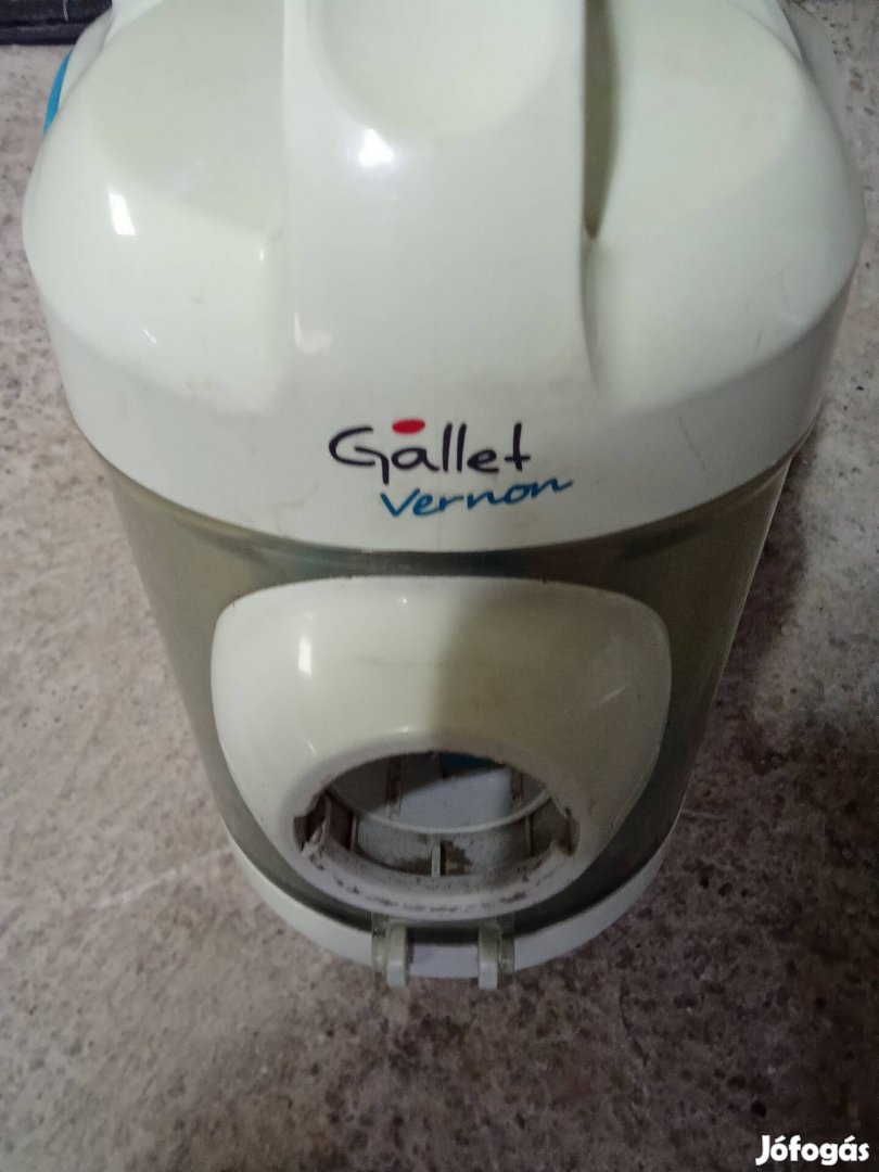 Porszívó működő képes.Nincs gégecső hozzá