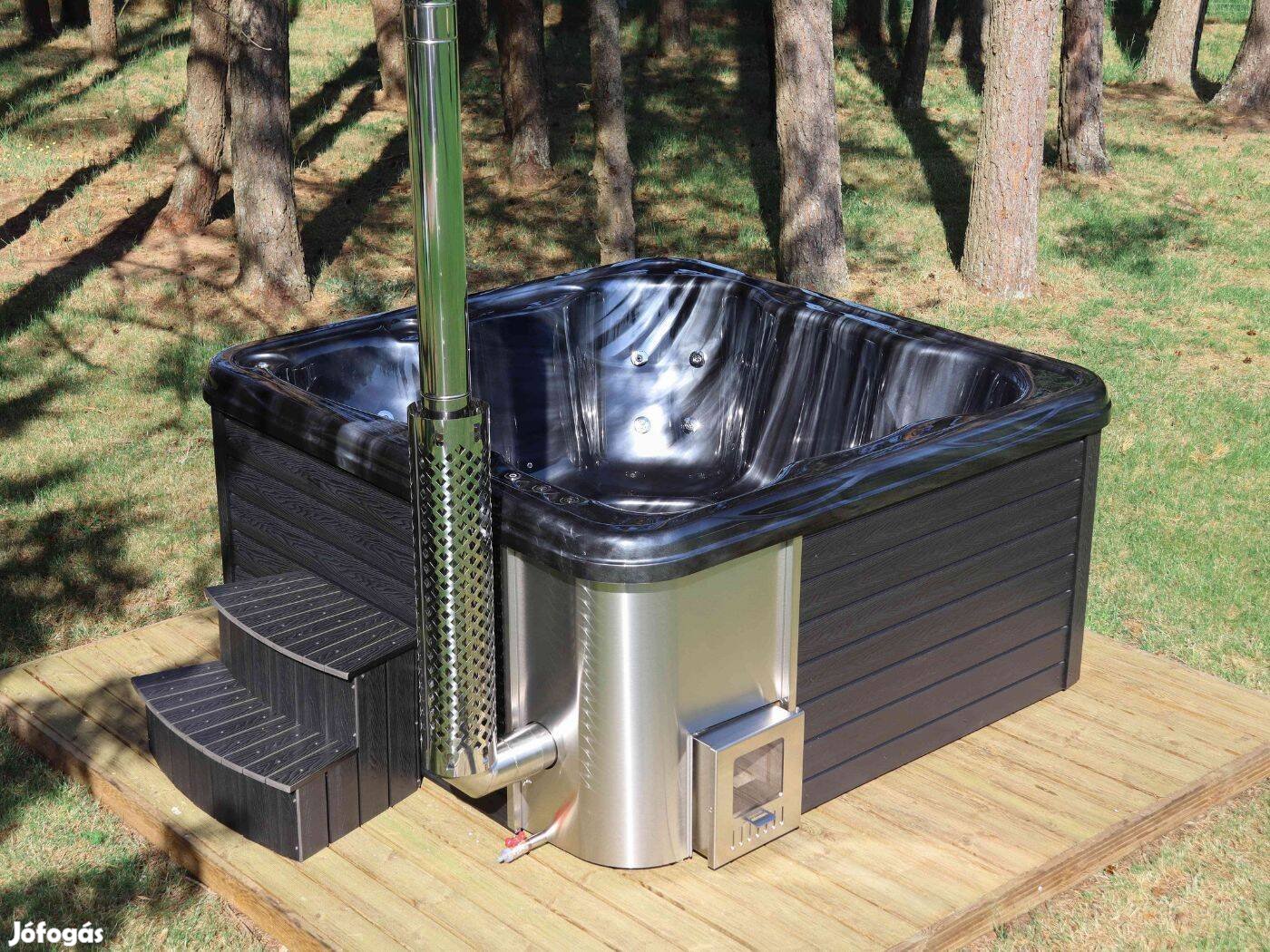 Posszeidón Jakuzzi 6 fős prémium kültéri spa, fatüzelésű kályhával