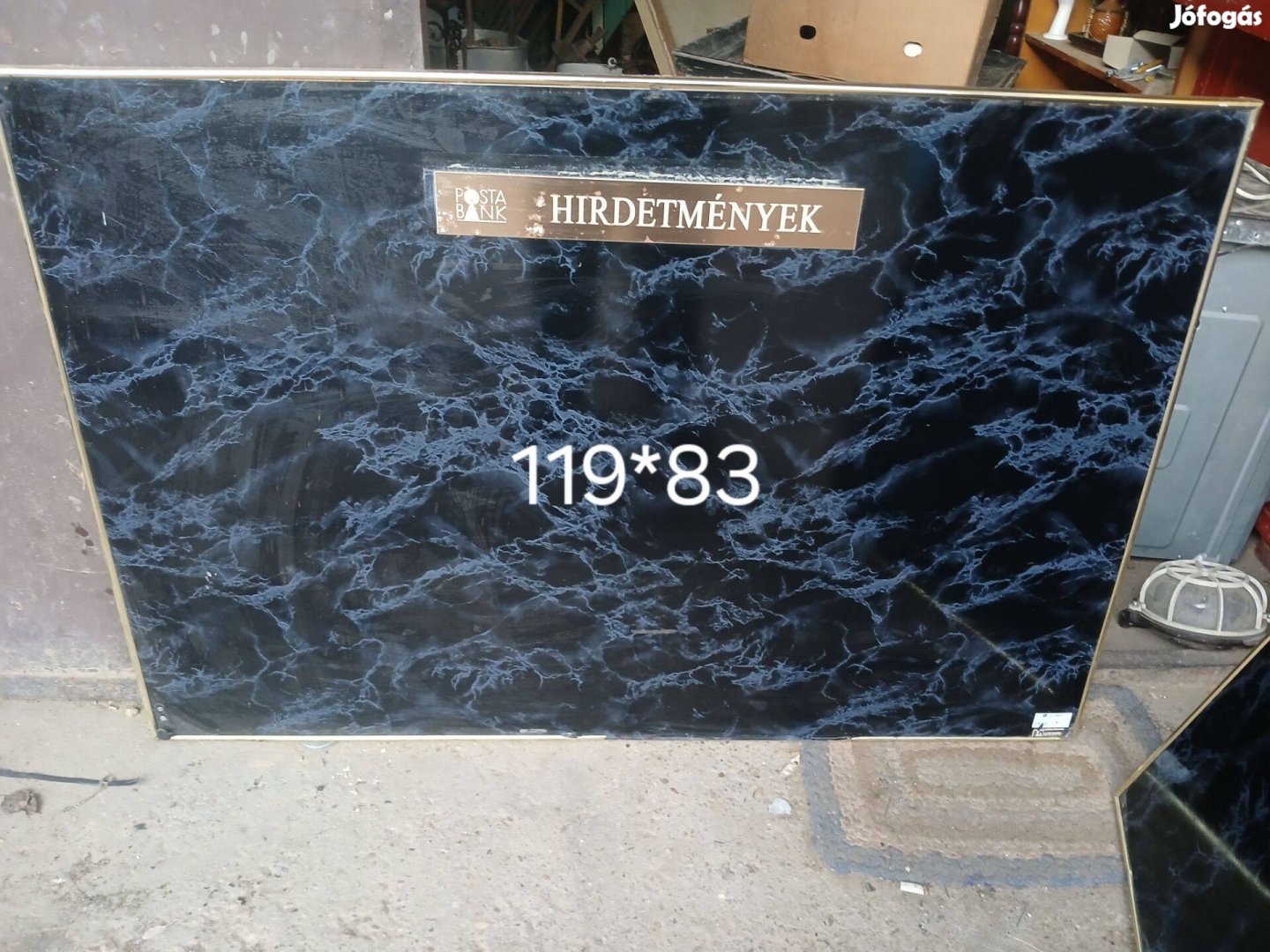 Posta bank hirdető táblák