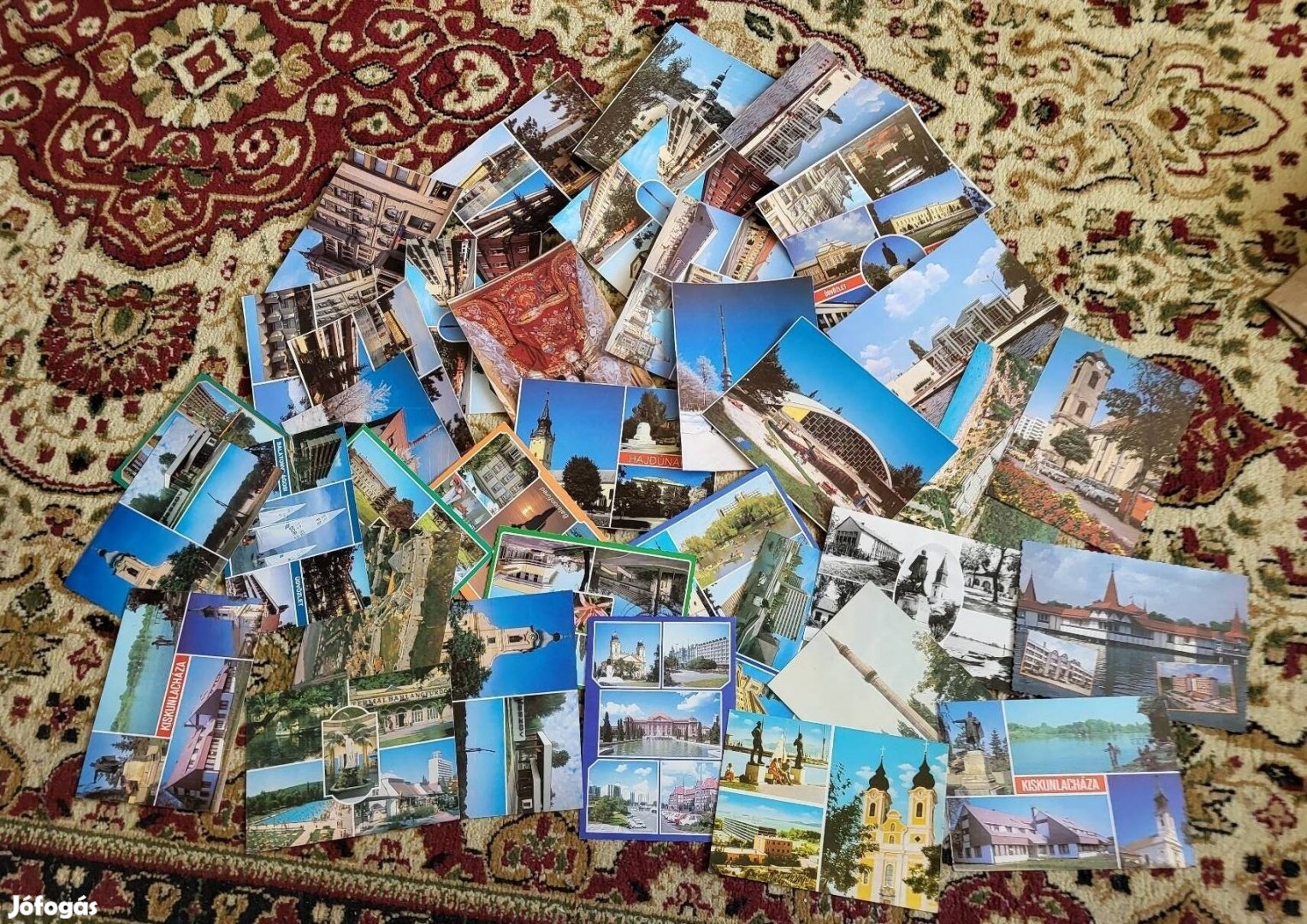 Postatiszta és postafutott képeslap gyűjtemény együtt. 