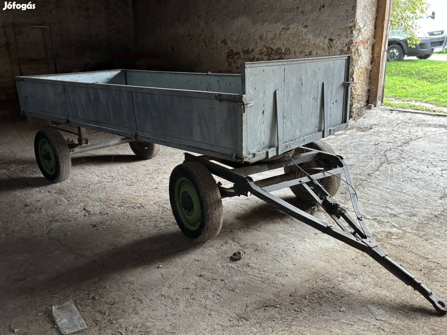 Pótkocsi (papírok nélkül)