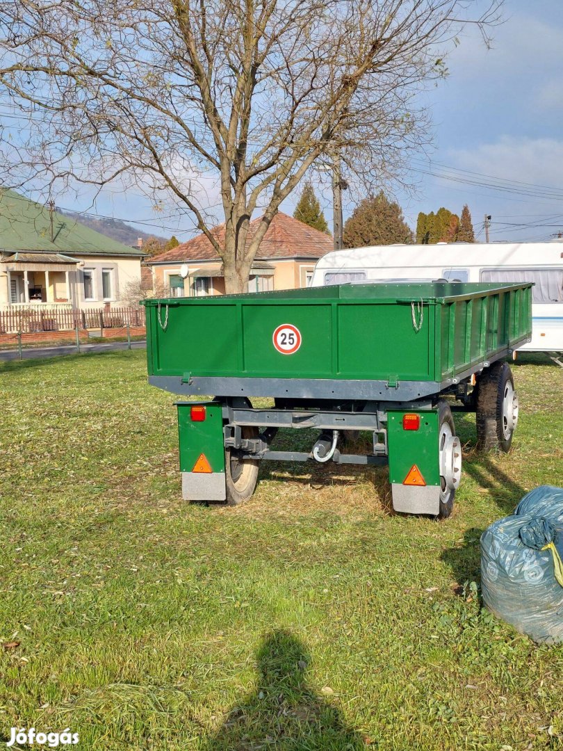 Pótkocsi fixes teljesen felújítva okmányok nélkül eladó