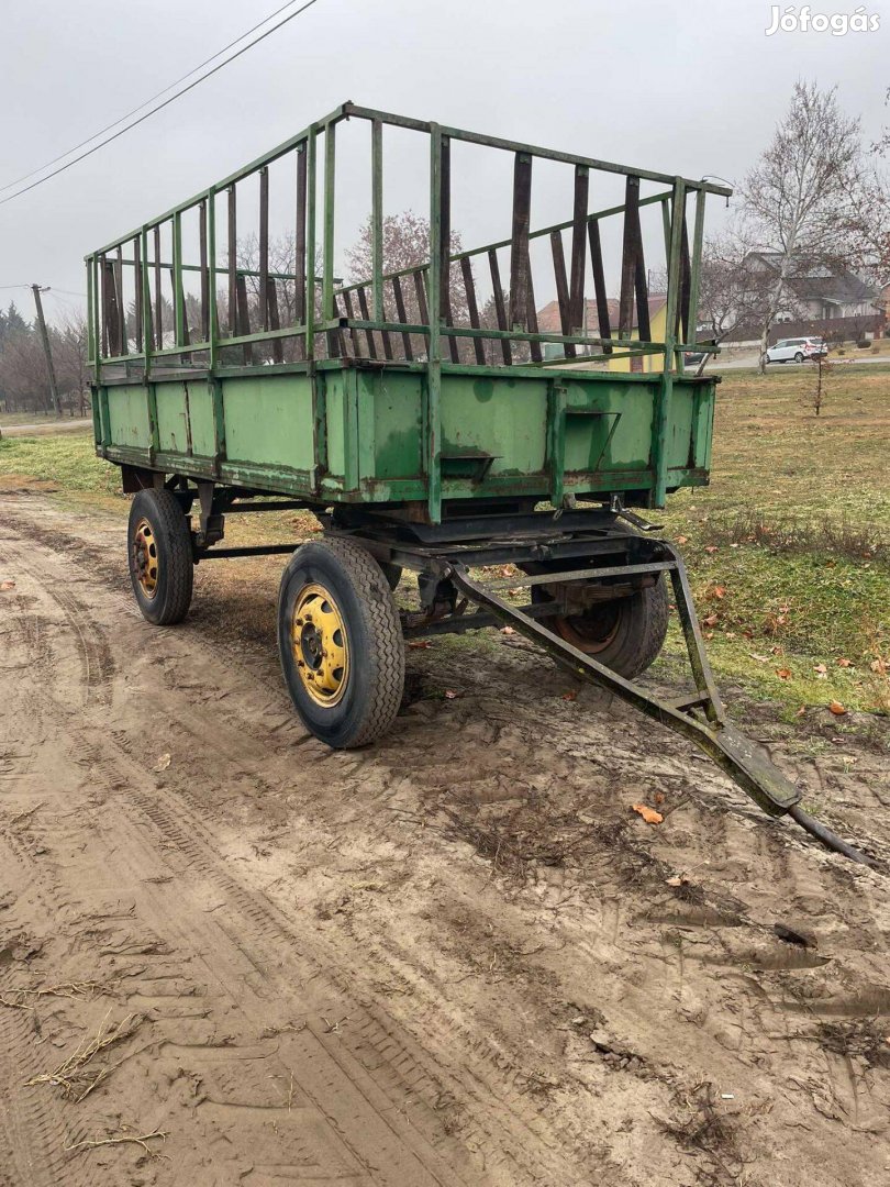 Pótkocsi mtz zetor traktor munkagép