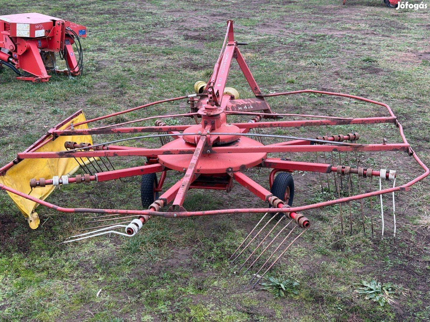 Pöttinger 321 U rendképző, rendsodró, rendkezelő