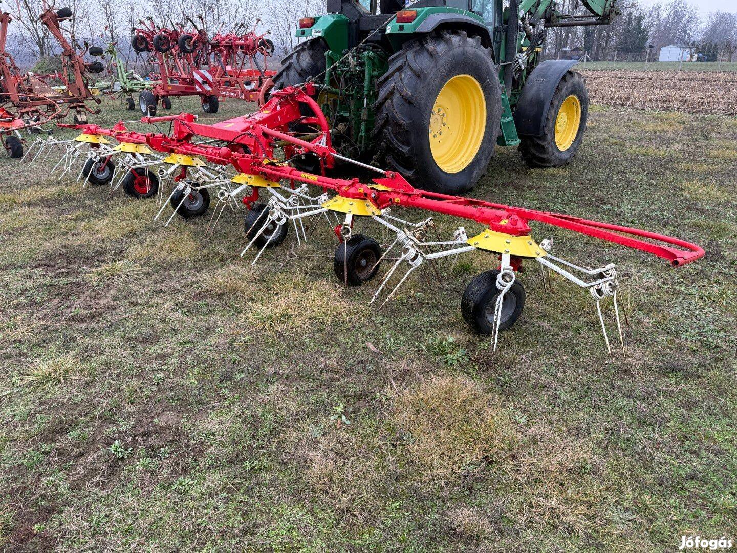 Pöttinger HIT 800 függesztett rendterítő, rendkezelő