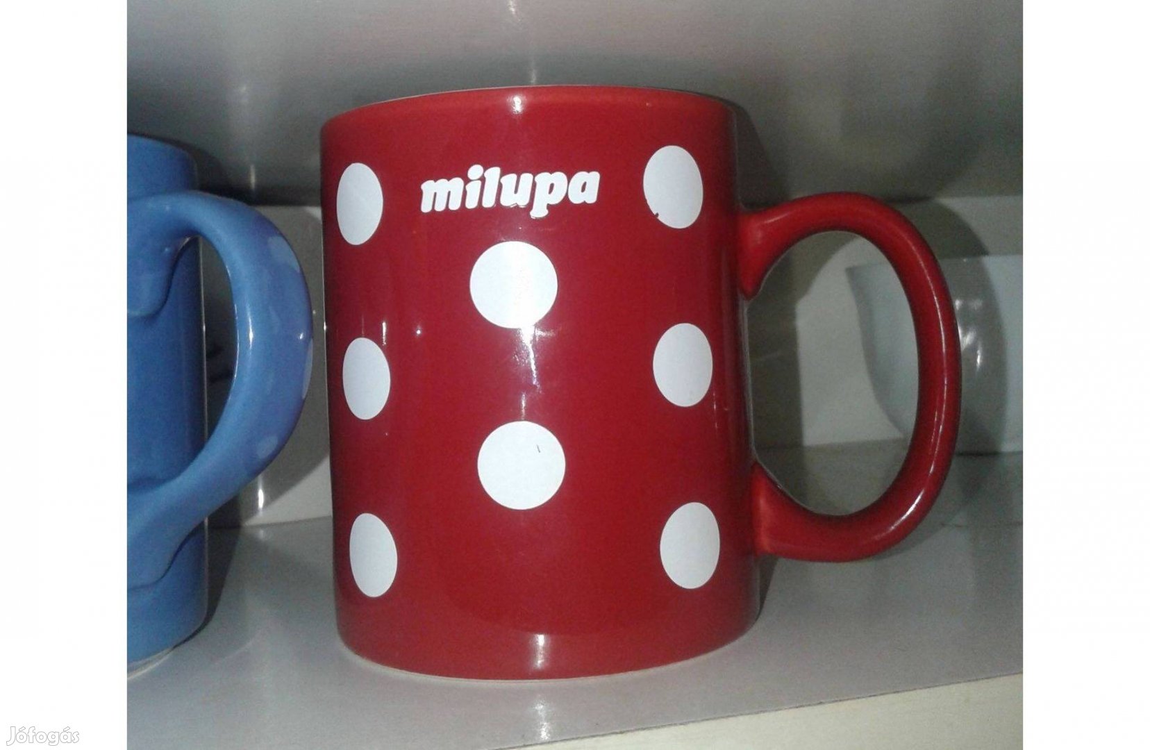 Pöttyös bögre piros alapon fehérrel, Milupa felirattal gyűjteményből