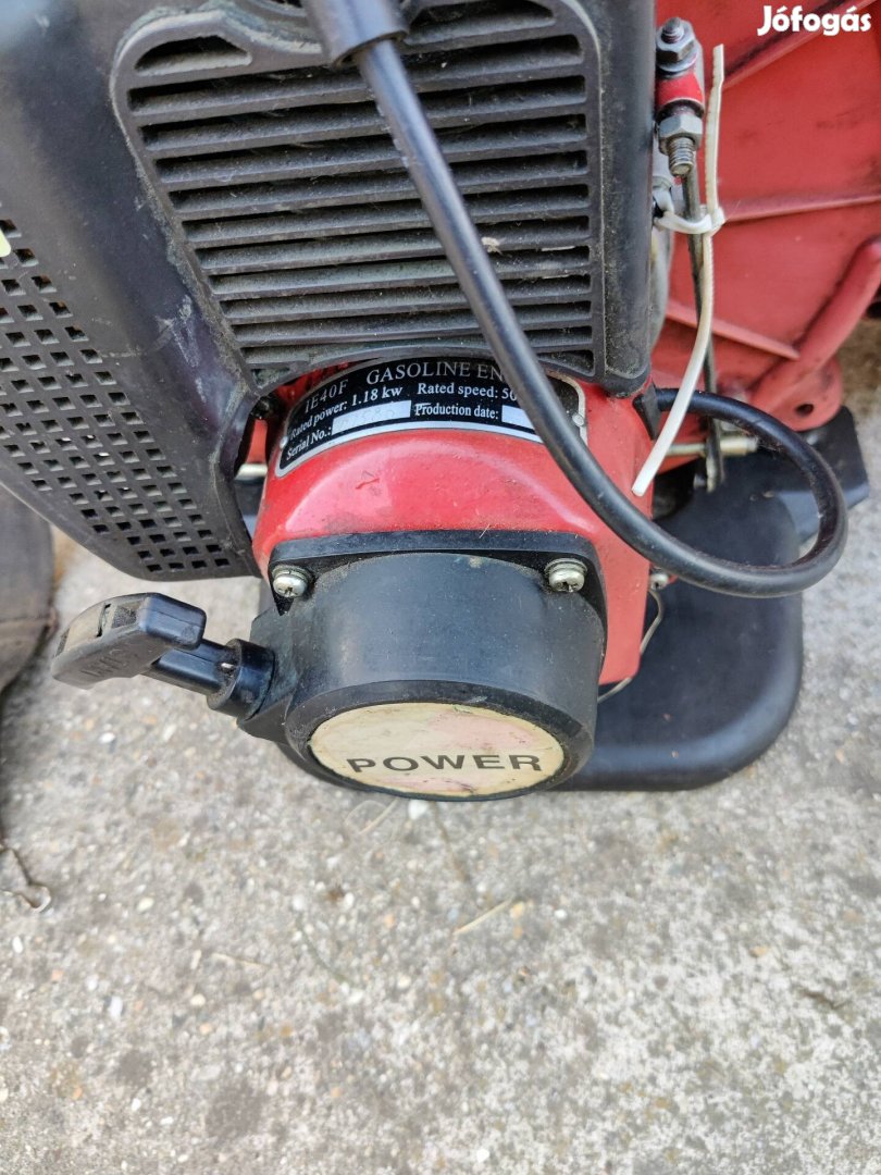 Power motoros háti permetező 