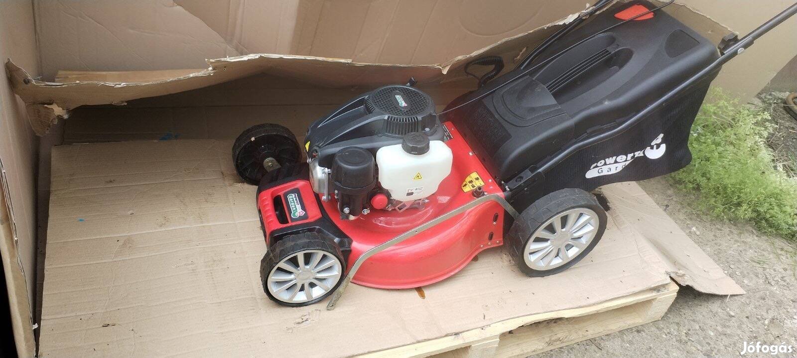 Powertec garden Benzines fűnyíró PT RM 46 HW