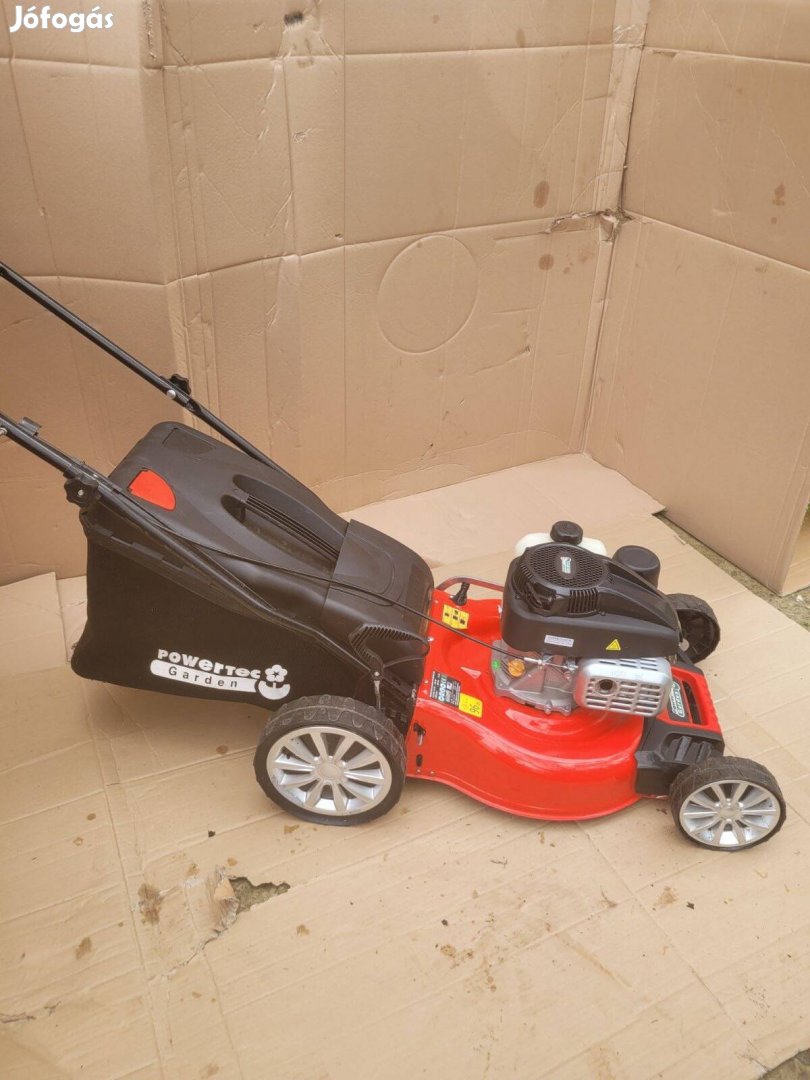 Powertec garden Benzinmotoros fűnyíró - 6 irányban magasságállítás