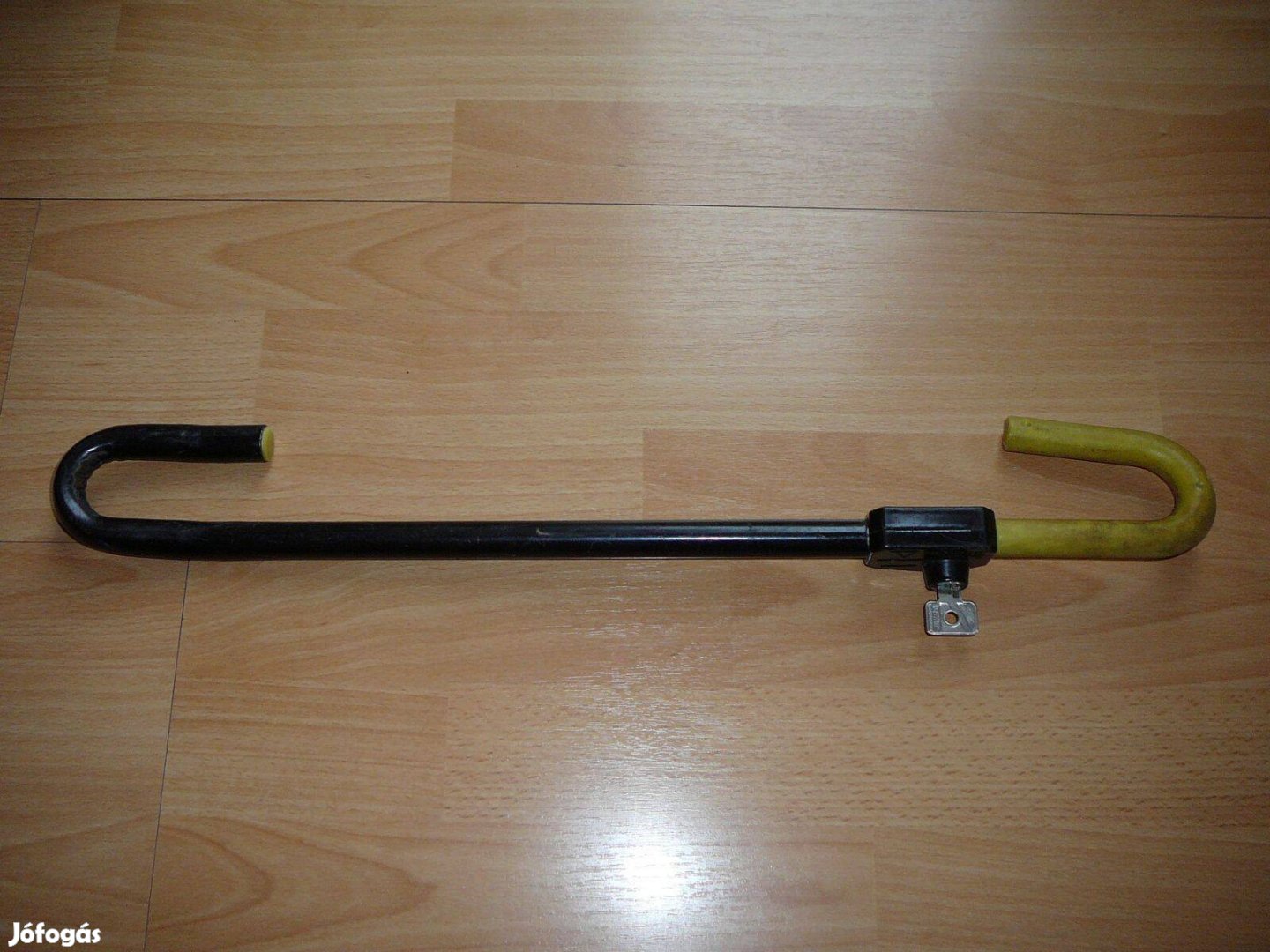 Praktikus "esernyő" kormányzár (kormány-pedál összekötő)