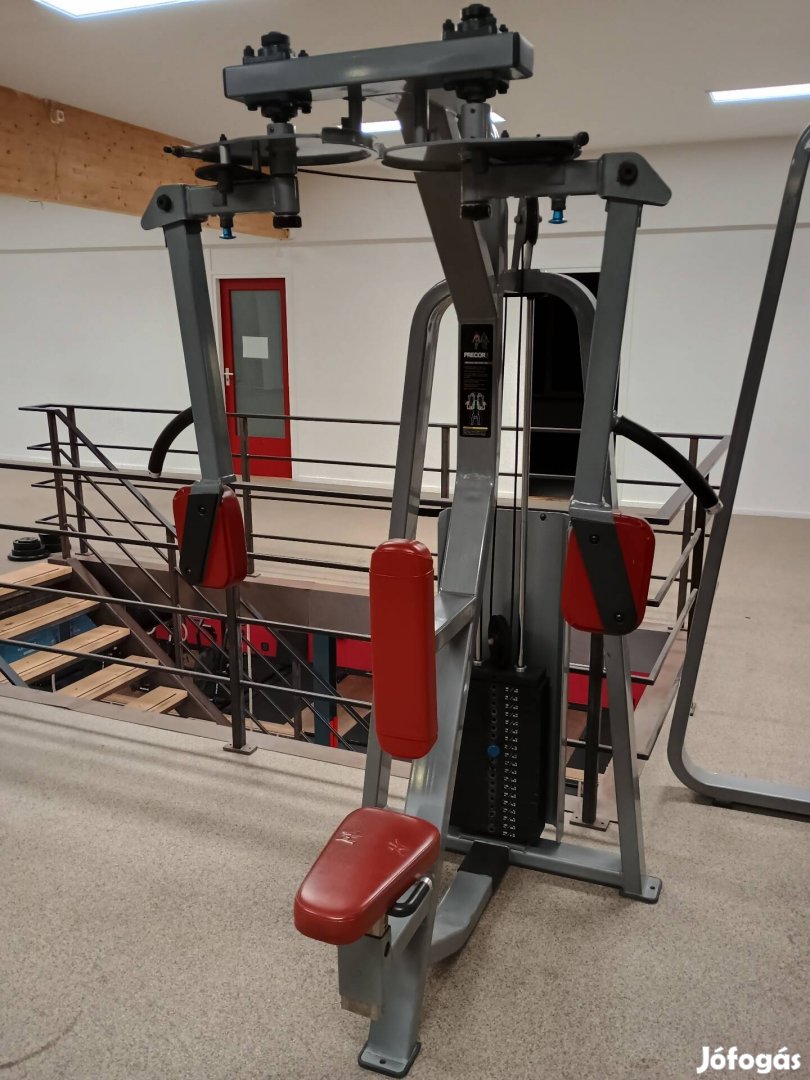 Precor Icarian tárogató gép, melllgép