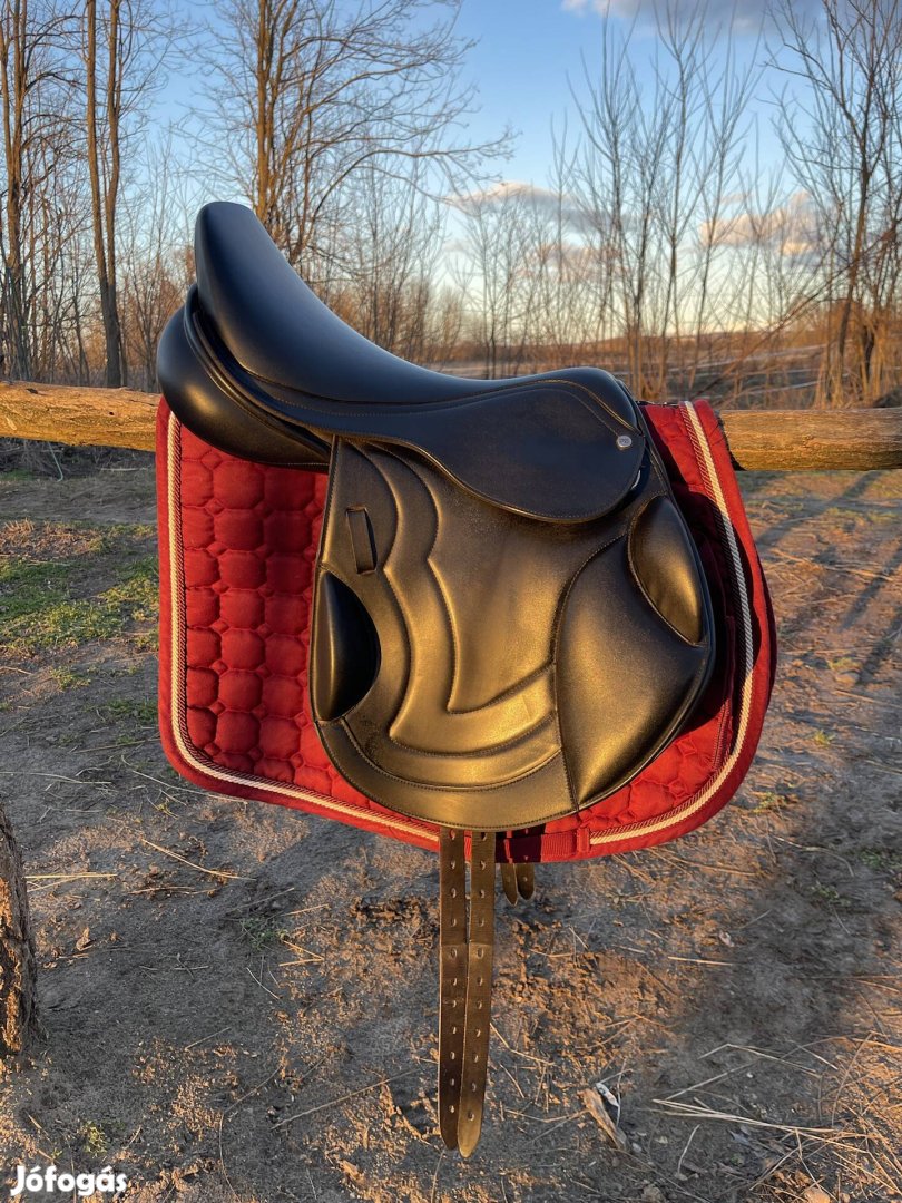 Premier Equine ugró nyereg hibátlan állapotban