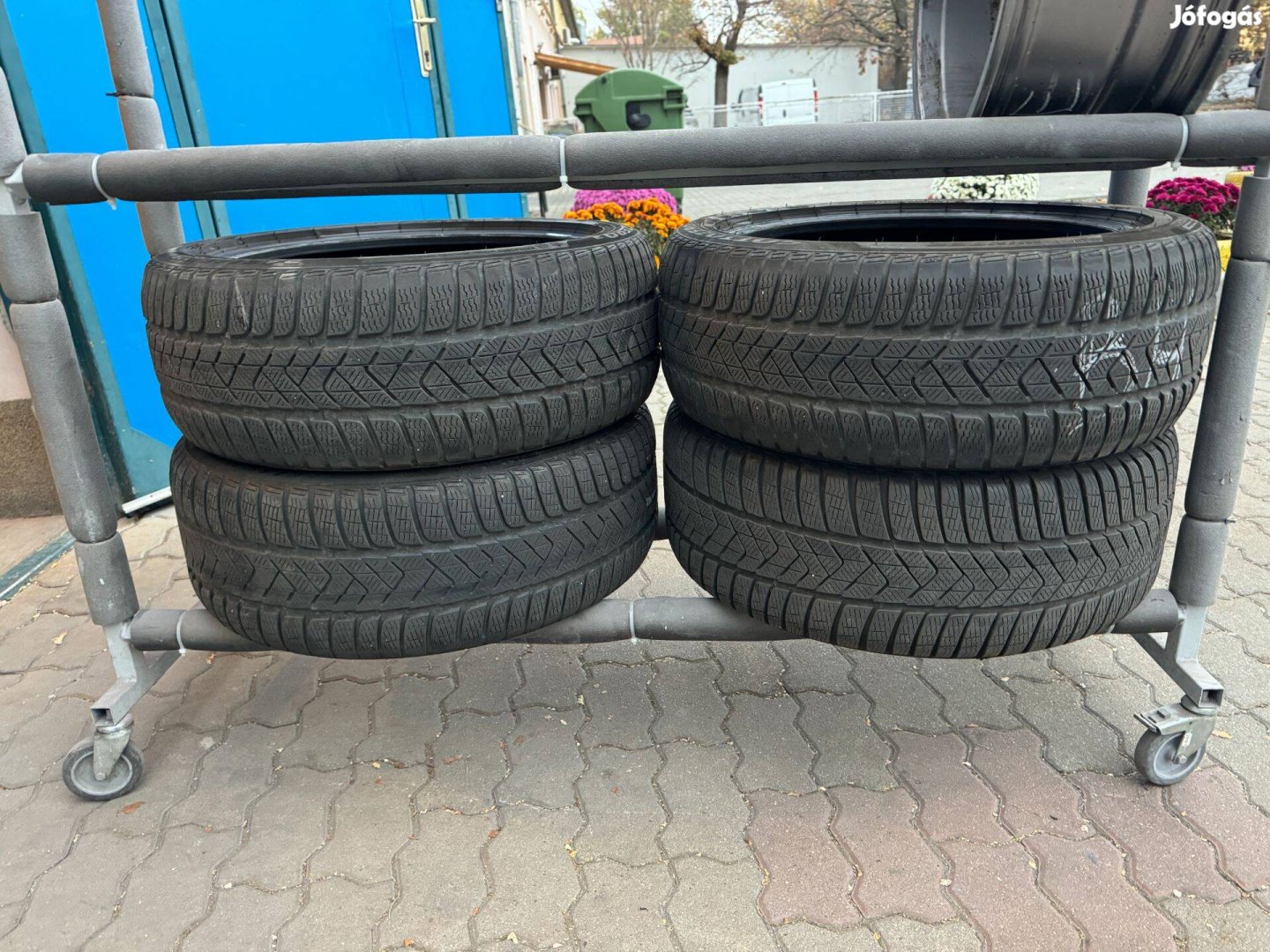 Prémium Téligumi Eladó (245 / 45 R19) - Defekttűrő