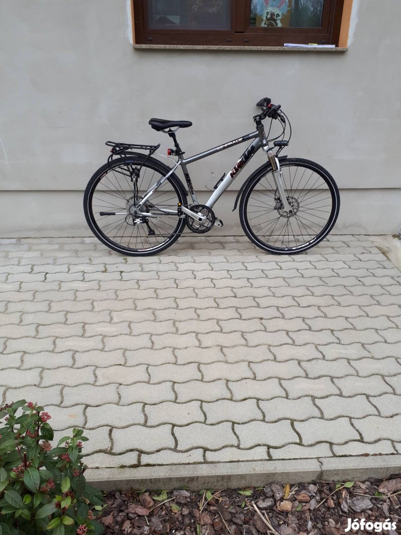 Prémium felszereltségű KTM LIFE Race 28 férfi kerékpár