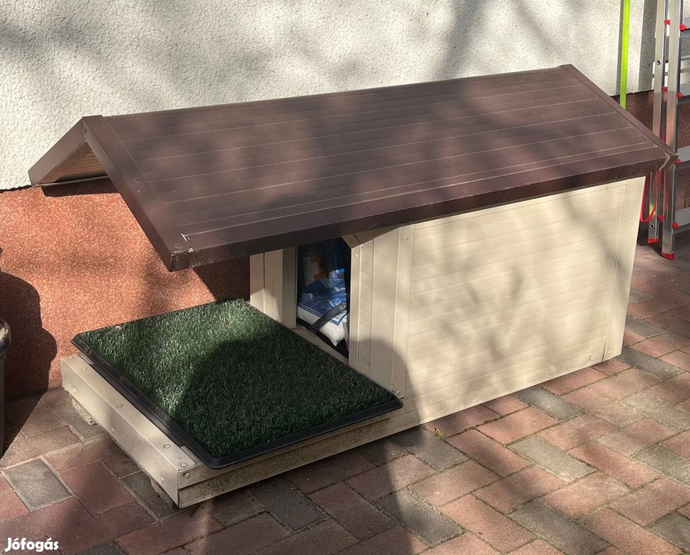 Premium kutyaház nyitható tetővel,terasszal