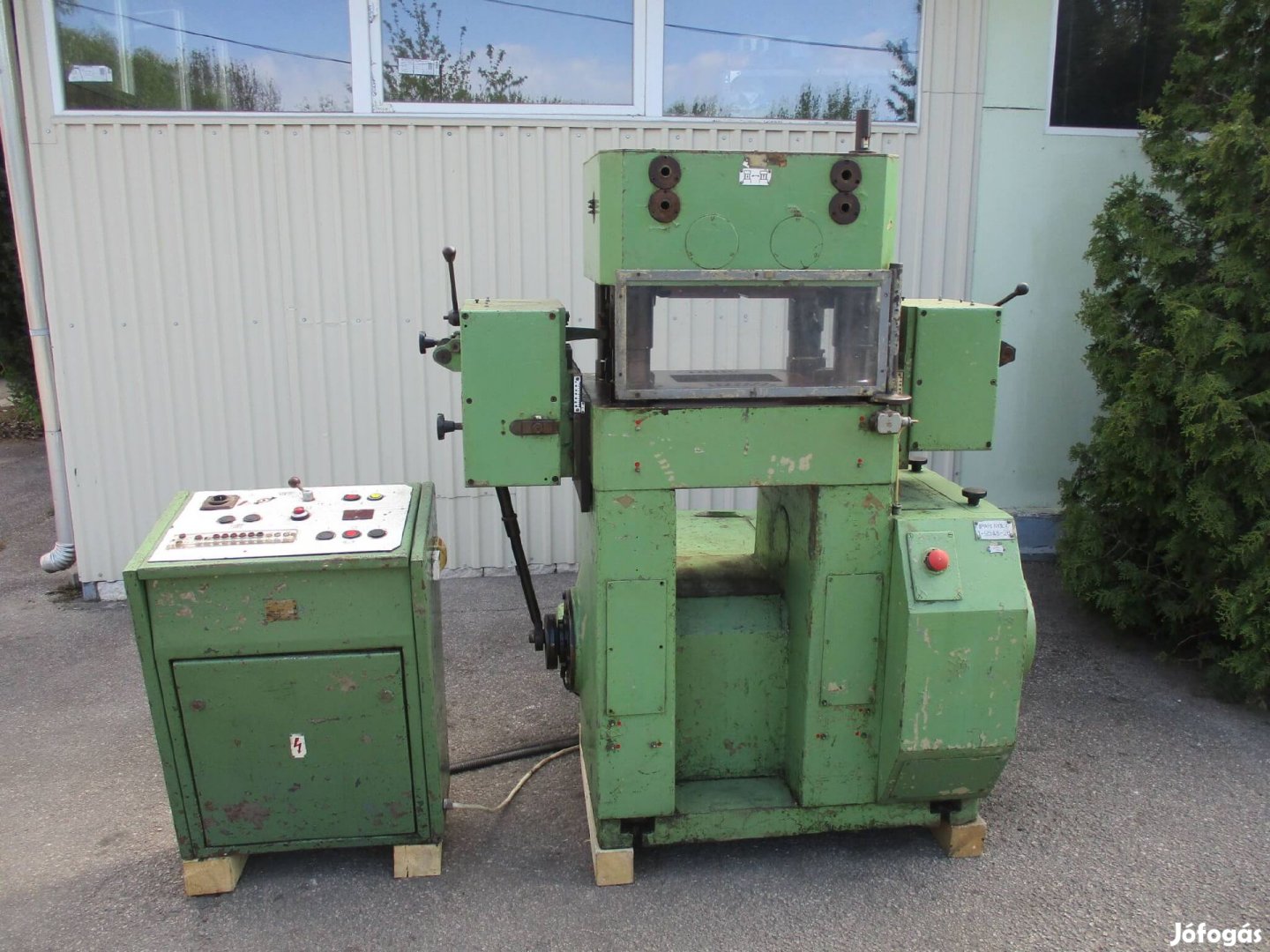 Présgép Gyorsprés Excenterprés 250perc VEB 25t prés