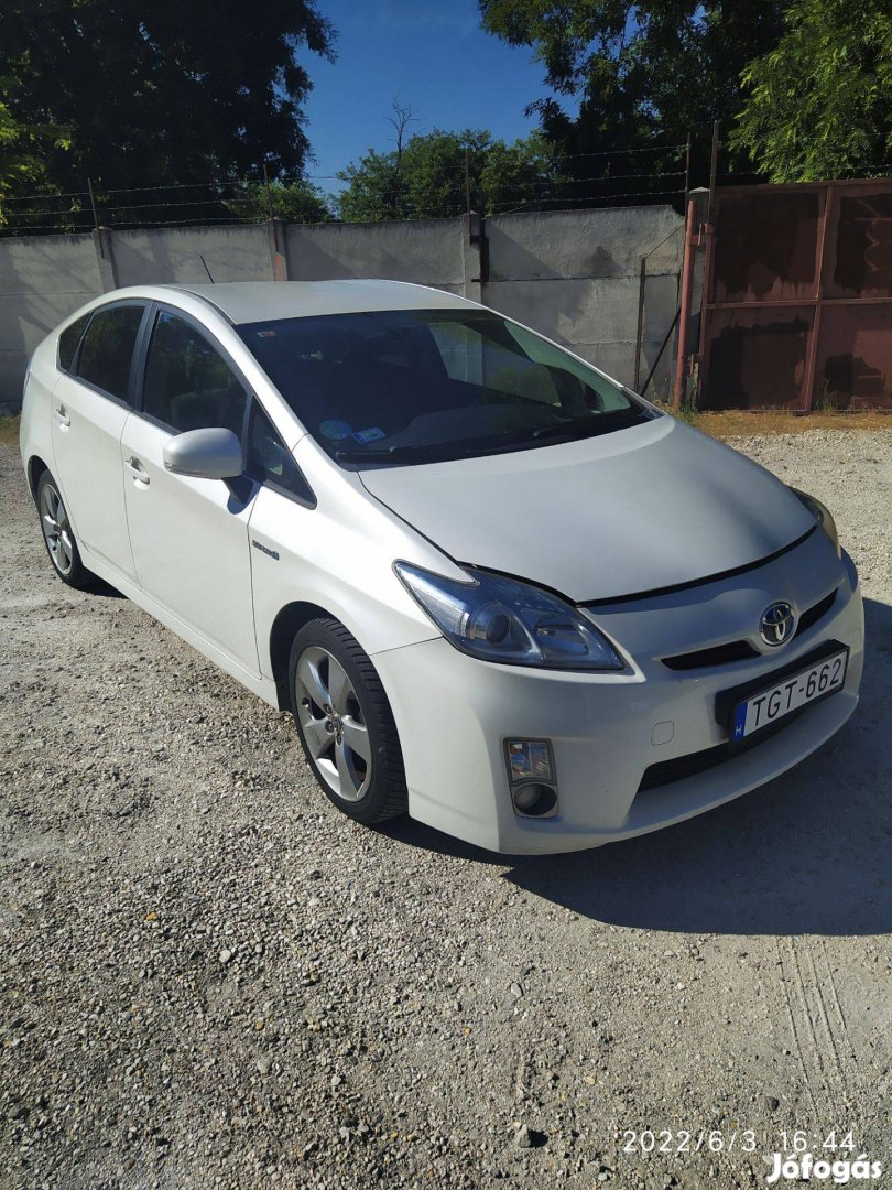 Prius 1,8 bérlés, kölcsönzés automata klimás tempomat hybrid