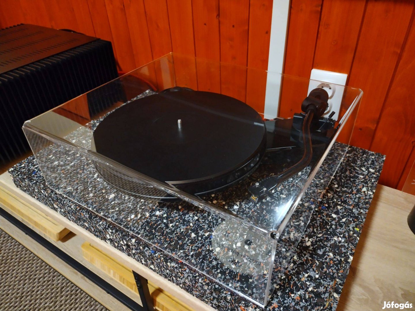 Pro-Ject RPM3 + Plexi porvédő és Goldring 1042 hangszedő