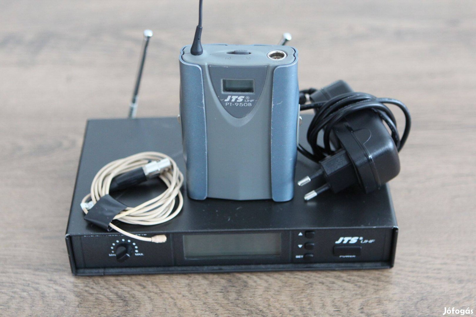 Professzionális JTS PT-950B adó és US-901D vevő szett 800-820 MHz