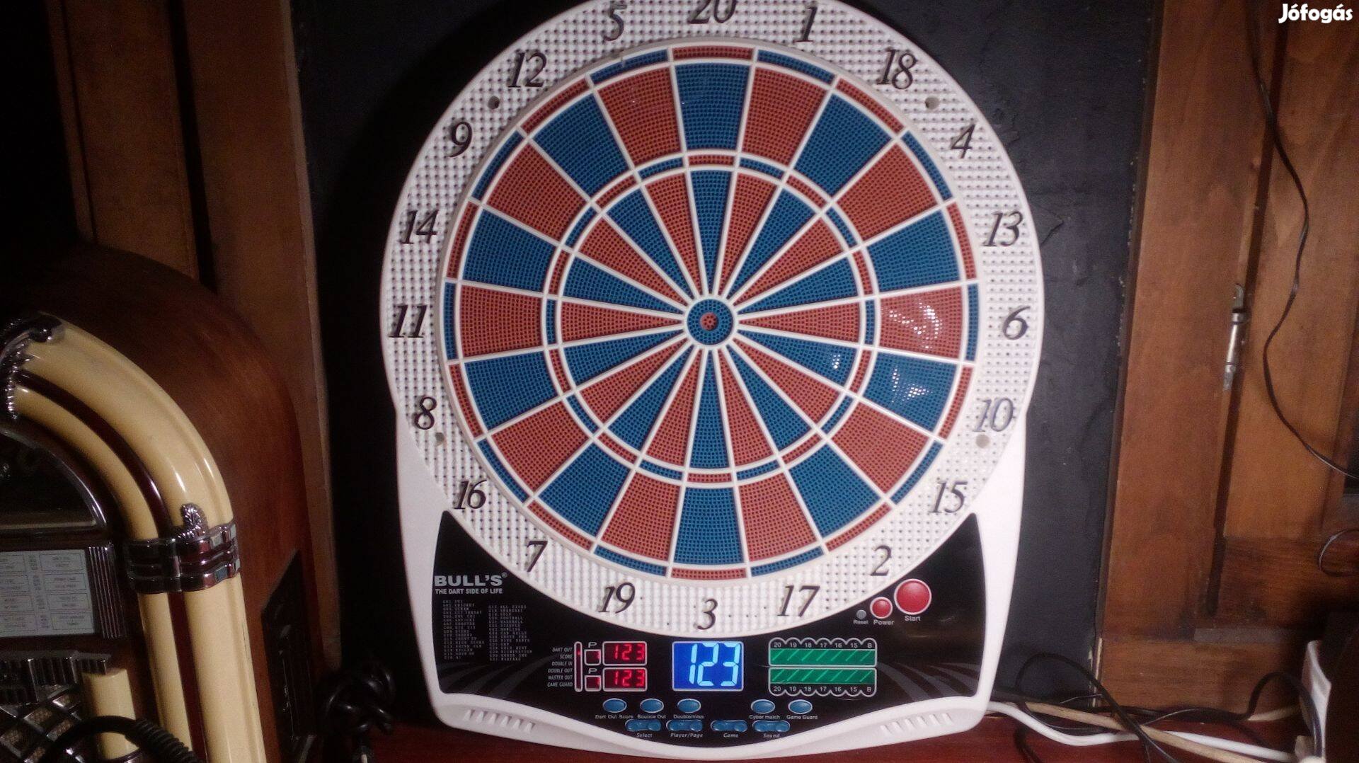 Profi elektromos digitális darts Bull's X-Dartor újszerű állapotban