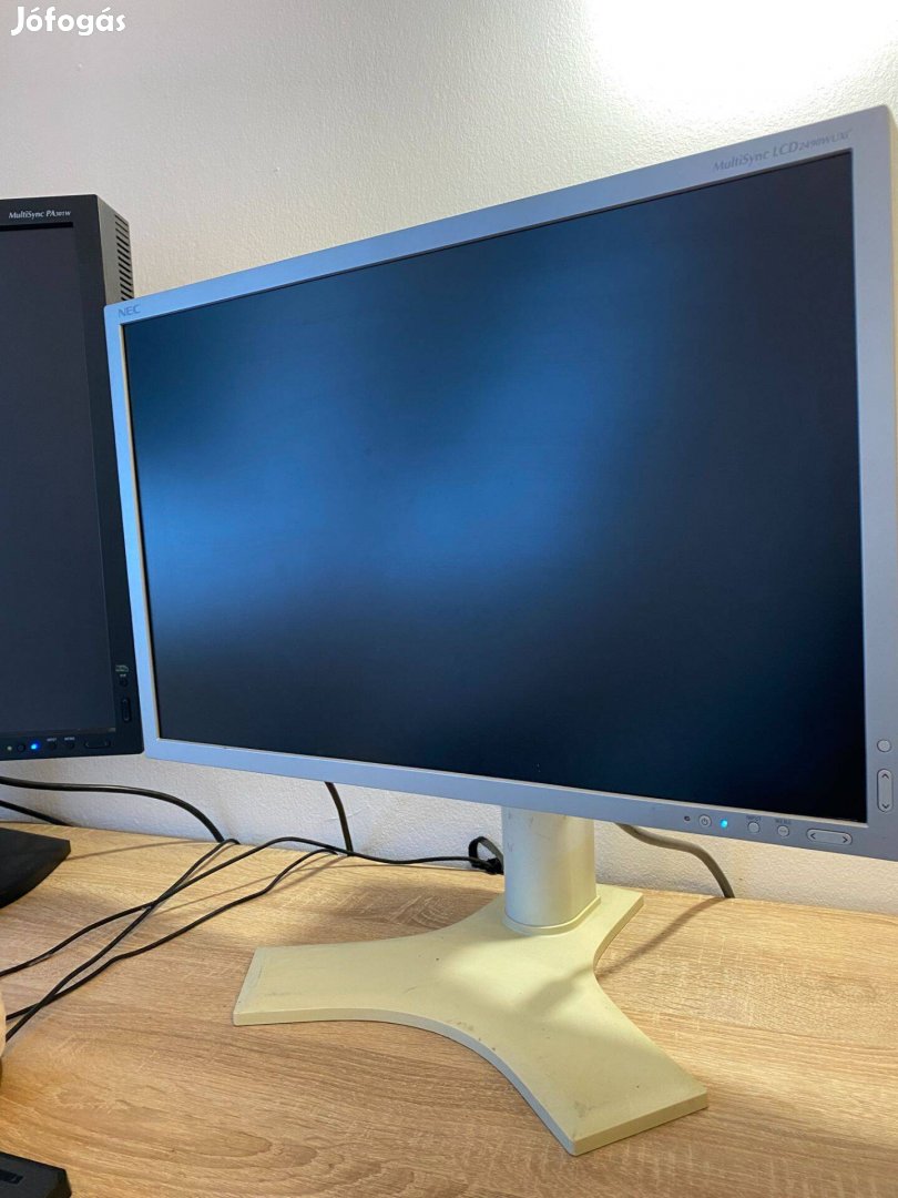 Profi grafikusoknak: NEC Multisync 24" Color-Critical Desktop Monitor