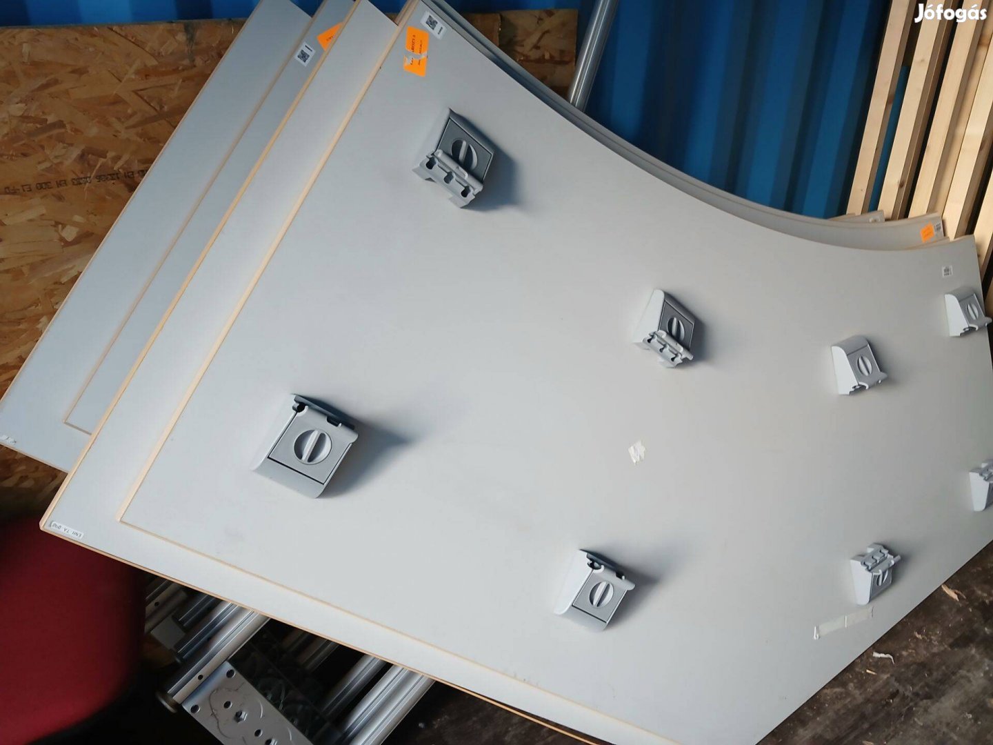 Profi irodabútorok jó állapotban