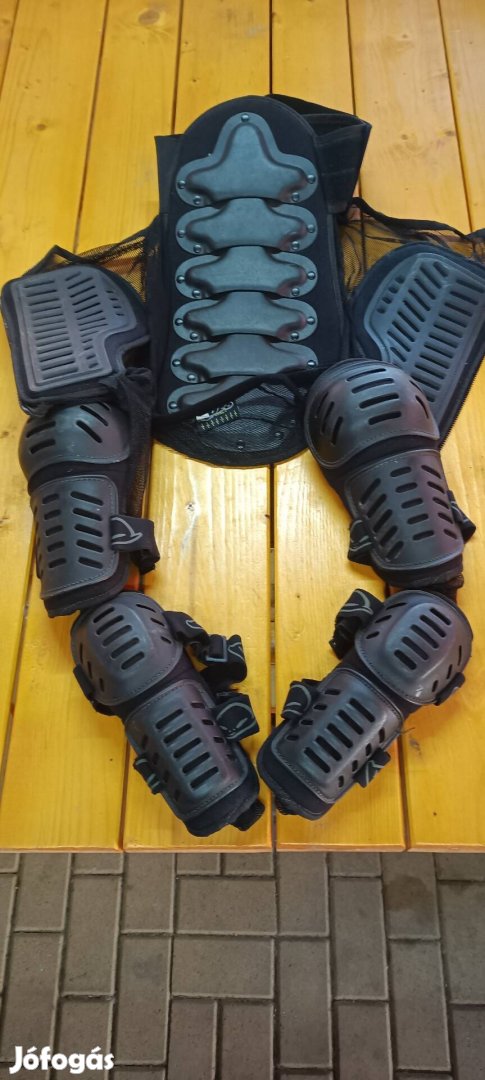 Protectoros ruha motorkerékpárra eladó.