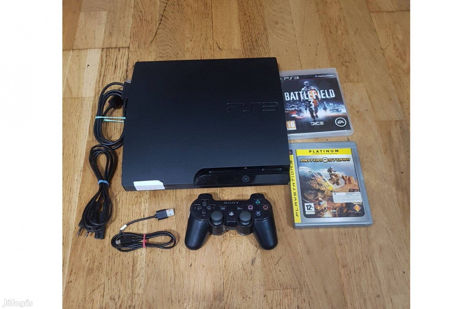 Ps3 slim 320-gb 2 darab játékkal eladó
