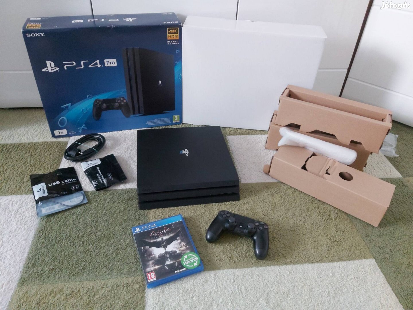 Ps4 Playstation 4 Pro 1TB Tartozékaival Dobozában + Batman 