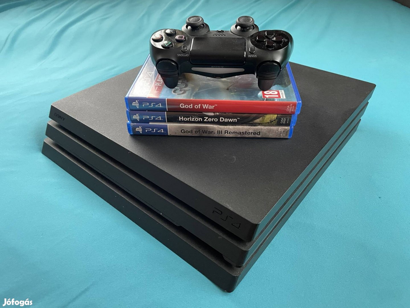 Ps4 Pro 1TB plusz 3 játék