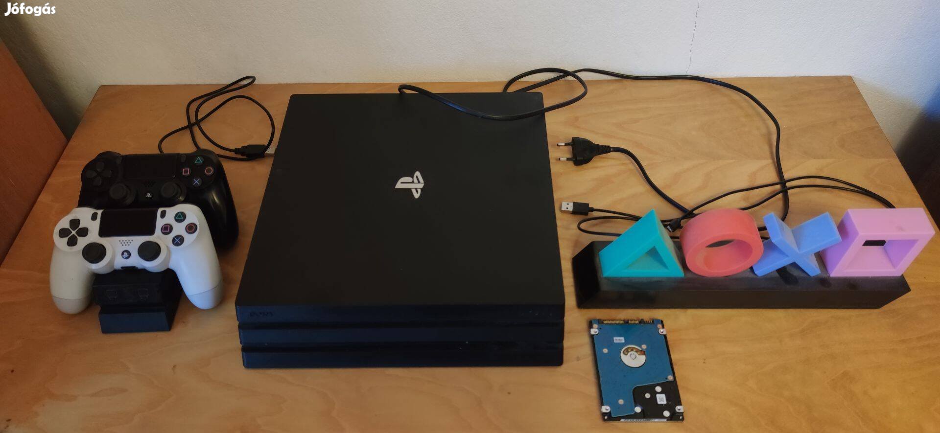 Ps4 Pro Cuh-7216b+1 Tb SSD+ 1 kontoller és egyebek