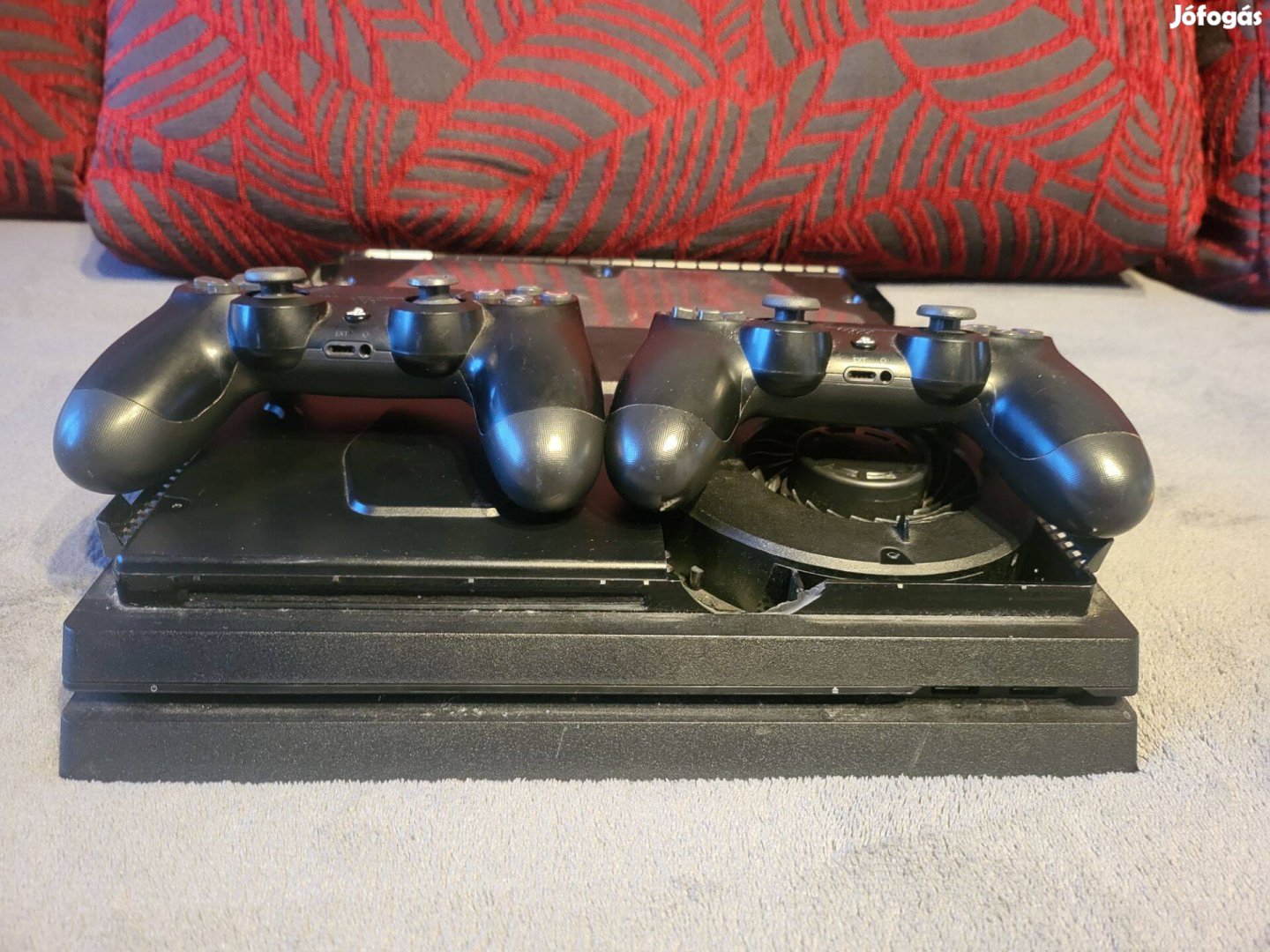 Ps4 Pro +2 kar (hibás)