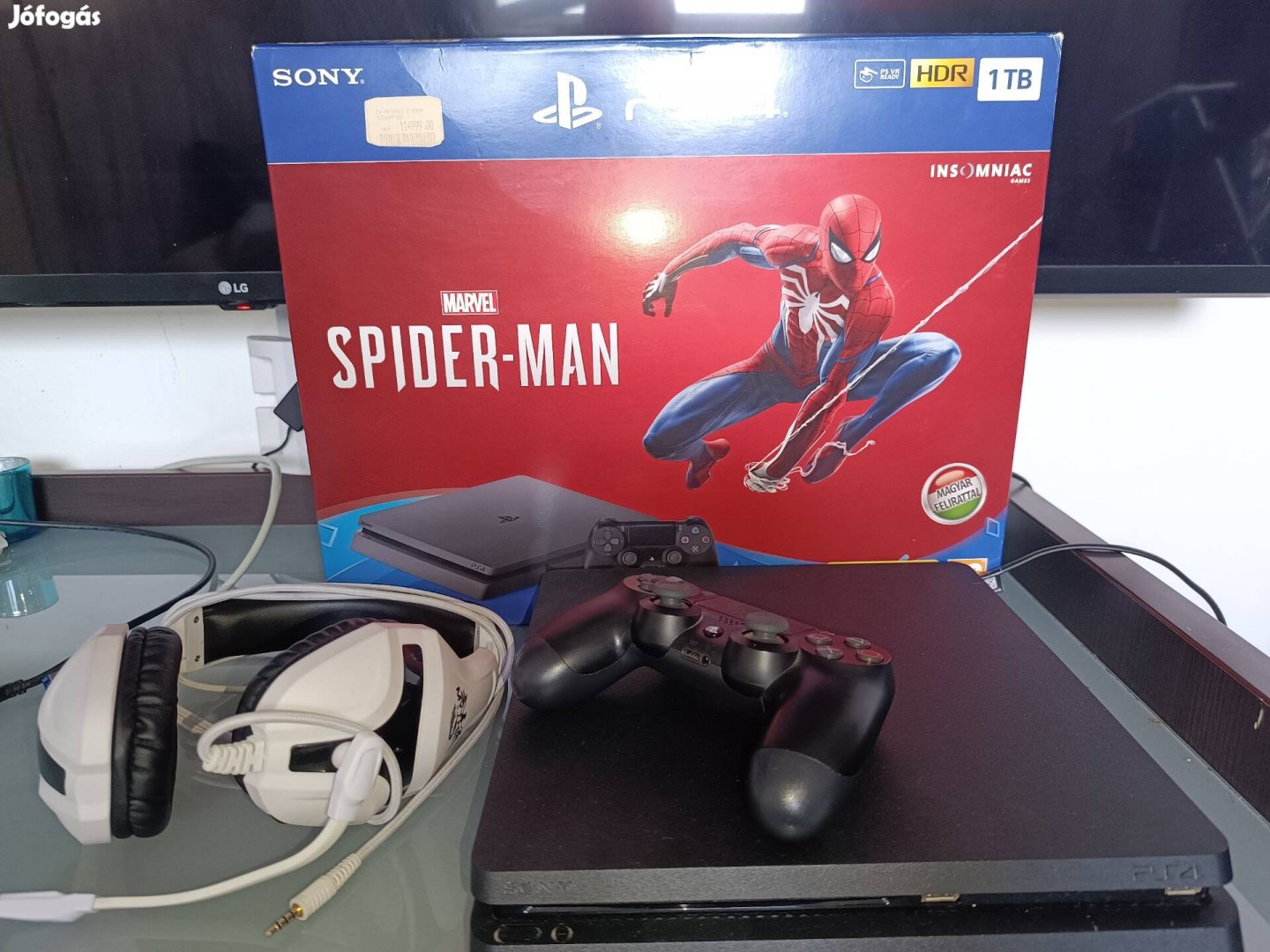 Ps4 Slim 1Tb+kiegészítők+6db játék