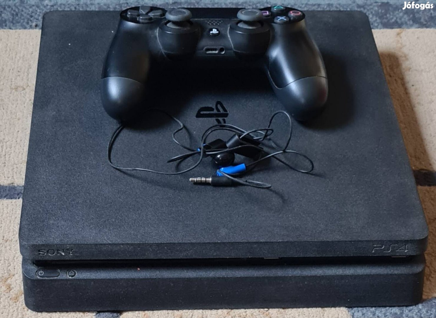 Ps4 Slim 500gb+PSN Account 19 játékkal