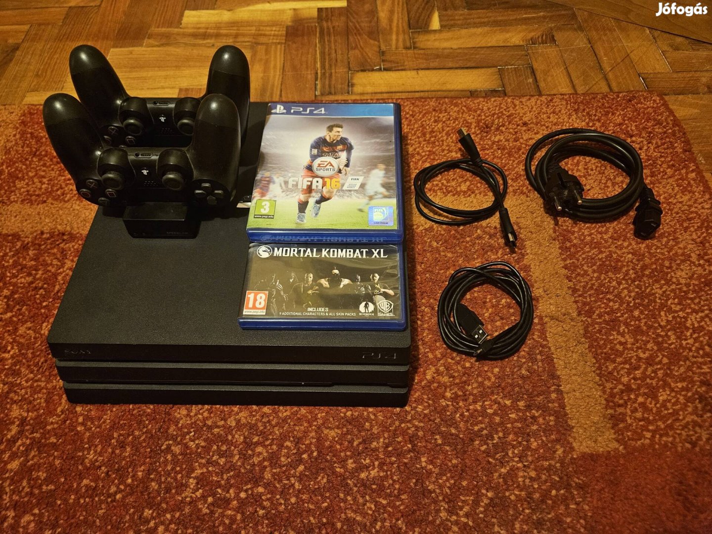 Ps4 pro tartozékokkal/játékokkal