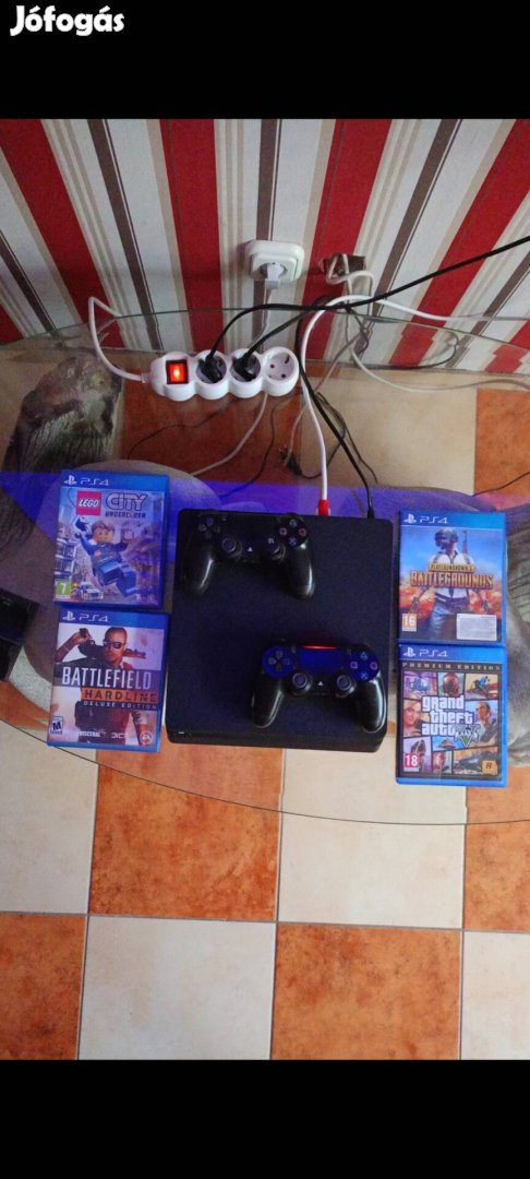 Ps4-slim jó állapot