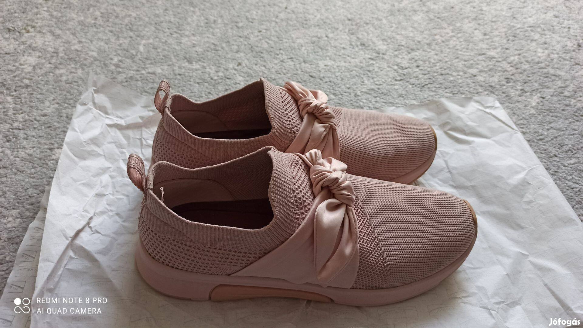 Púder rózsaszín sneaker cipő 42-es