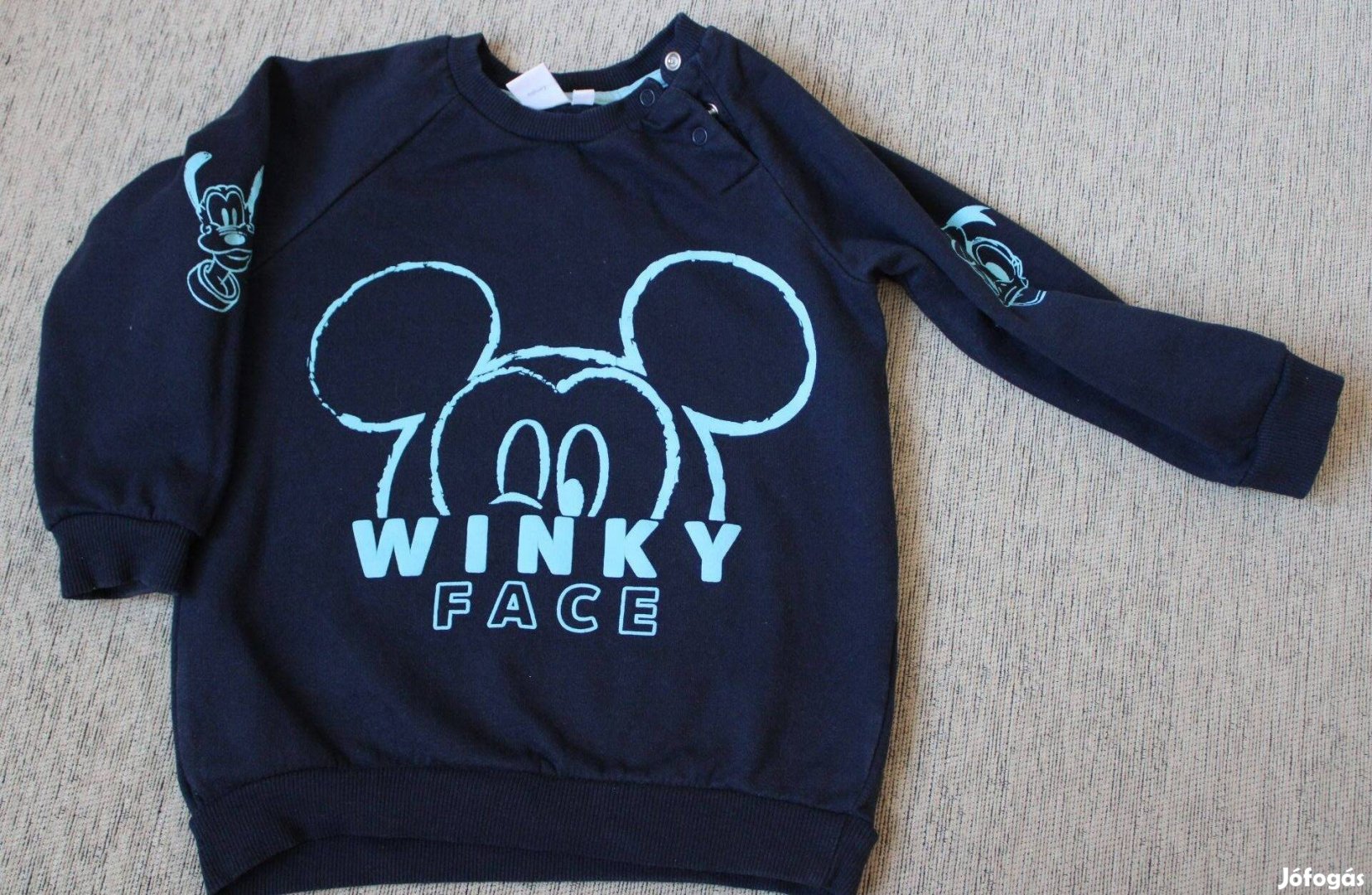 Pulcsi kisfiúnak 98-as Disney baby